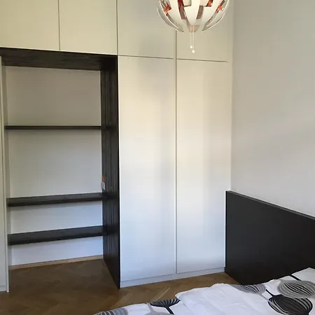 Saggen Large Flat Apartment