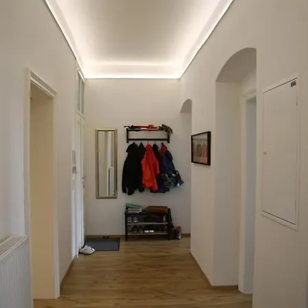 Saggen Large Flat Apartment *